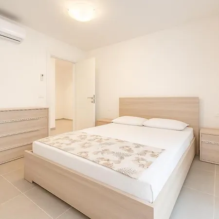 Appartamento Garden With Parking